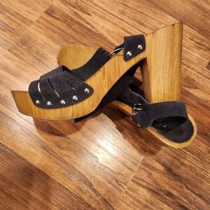 Charles David Black and Tan Sandals